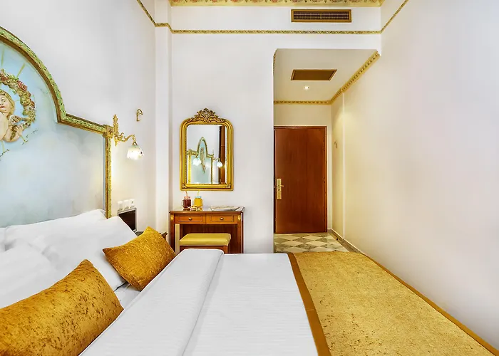 Imperial Palace Classical Hotell 4*