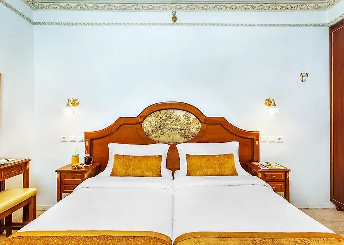 Imperial Palace Classical Hotel 4*